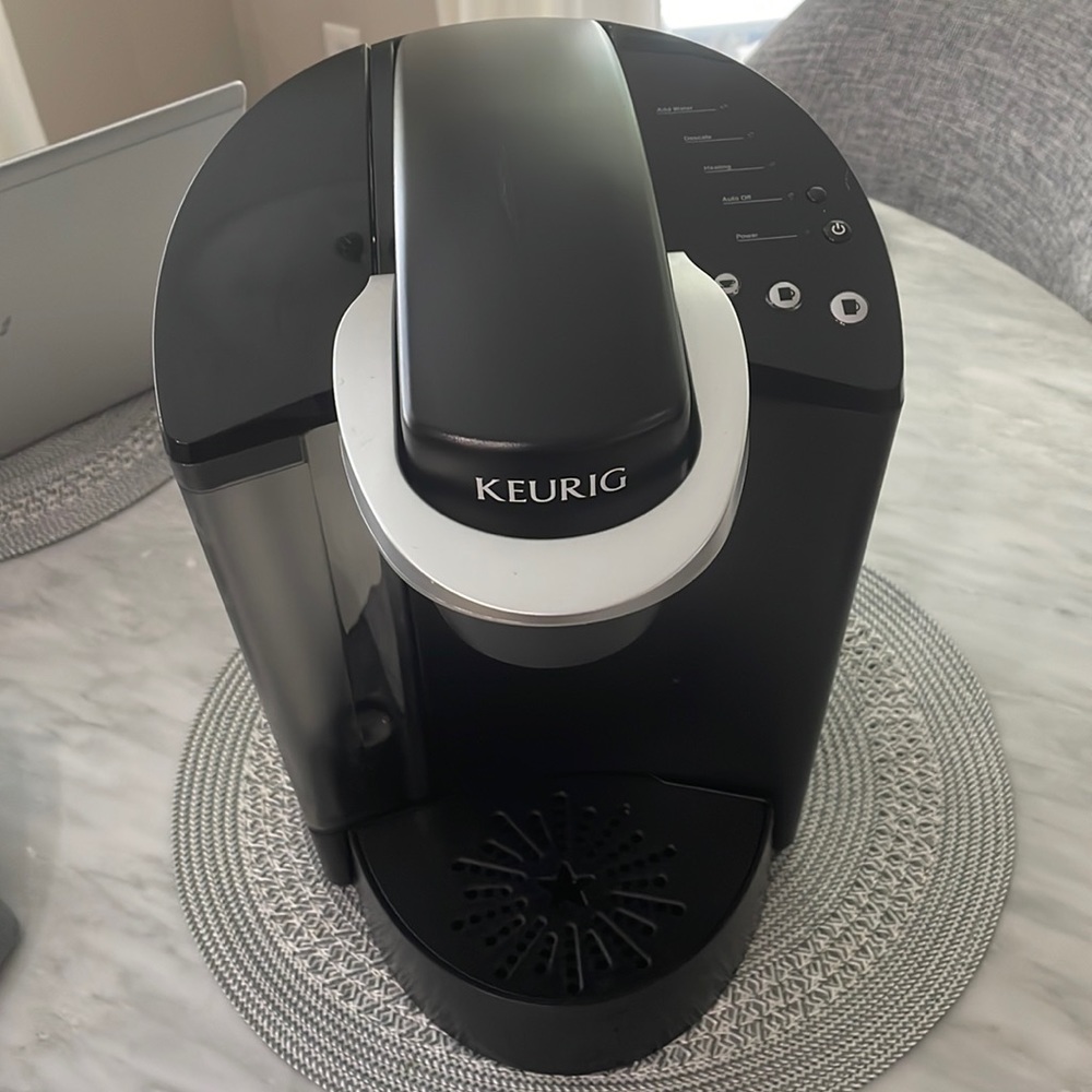 Keurig Elite large size coffee maker